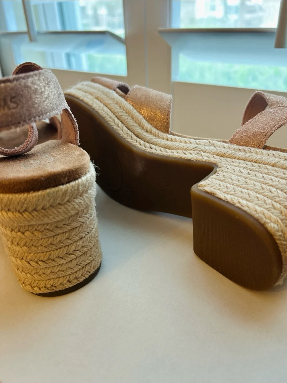 NWT TOMS Isla Pale Rose Metallic Suede Espadrille Platform Sandals 8.5